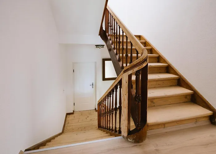 Edelweiss アパート ペルティサウ